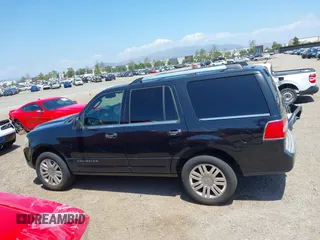2011 Lincoln Navigator z VIN 5LMJJ2H57BEJ00298, wystawiony jako IAAI lot #42170739 z przebiegiem 175 692 mil mil oraz . Historia ofert i sprzedaży dostępna na DreamBid. Obrazek 14.