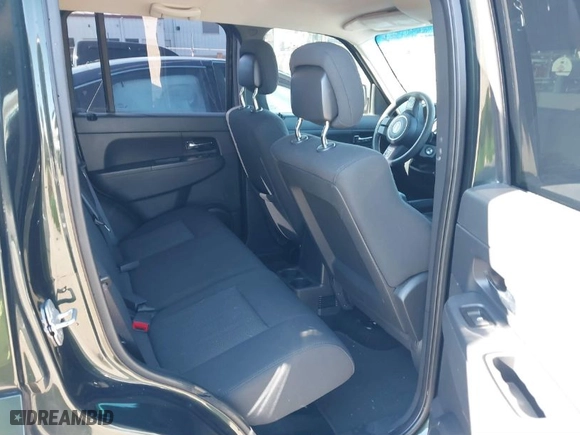 2011 Jeep Liberty Sport with VIN 1J4PN2GK8BW509475, listed as a IAAI auction lot 41609236 with 190,566 mi miles. Bid and sale history available at carsss.com. Image 8.