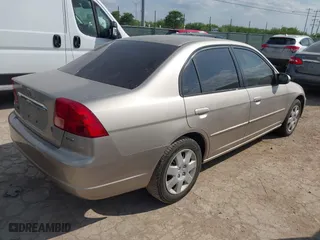 2002 Honda Civic EX with VIN 2HGES26772H557231, listed as a IAAI auction lot 42052816 with 187,616 mi miles. Bid and sale history available at carsss.com. Image 4.