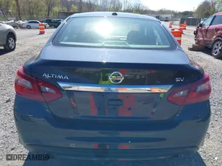 2018 Nissan Altima 2.5 SR with VIN 1N4AL3AP8JC179774, listed as a IAAI auction lot 41933926 with 131,506 mi miles. Bid and sale history available at carsss.com. Image 16.