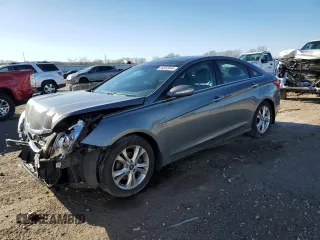 2013 Hyundai Sonata Limited with VIN 5NPEC4AC1DH677807, listed as a Copart auction lot 84562644 with 97,325 mi miles and Salvage Title. Bid and sale history available at carsss.com. Image 1.