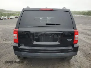 2015 Jeep Patriot Sport z VIN 1C4NJPBA6FD139228, wystawiony jako Copart lot #58548755 z przebiegiem 99 078 mil mil oraz Czysty tytuł • Clean title. Historia ofert i sprzedaży dostępna na DreamBid. Obrazek 6.