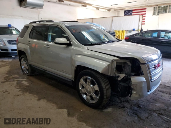 2015 GMC Terrain SLE z VIN 2GKFLWE31F6174915, wystawiony jako Copart lot #71265493 z przebiegiem 108 777 mil mil oraz Szkoda całkowita • Salvage title. Historia ofert i sprzedaży dostępna na DreamBid. Obrazek 4.