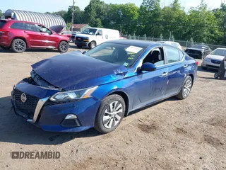 2020 Nissan Altima 2.5 S with VIN 1N4BL4BV5LC202597, listed as a IAAI auction lot 39651394 with 77,726 mi miles. Bid and sale history available at carsss.com. Image 2.