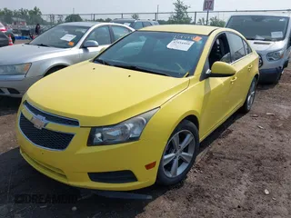 2014 Chevrolet Cruze 2LT z VIN 1G1PE5SB8E7405073, wystawiony jako IAAI lot #42434410 z przebiegiem 147 840 mil mil oraz . Historia ofert i sprzedaży dostępna na DreamBid. Obrazek 2.