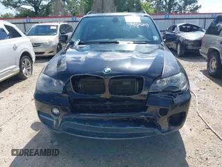 2011 BMW X5 35i z VIN 5UXZV4C56BL410499, wystawiony jako IAAI lot #42117697 z przebiegiem 158 233 mil mil oraz . Historia ofert i sprzedaży dostępna na DreamBid. Obrazek 12.