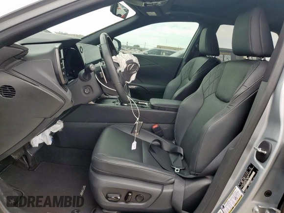 2023 Lexus RX 350 с VIN 2T2BAMBA7PC011205, выставлен на аукционе Copart как лот 58816675 с пробегом 28 878 миль миль и Списание • Salvage title. История ставок и продаж доступна на DreamBid. Изображение 7.