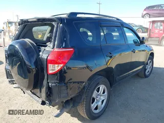 2007 Toyota RAV4 with VIN JTMZD33V376043839, listed as a IAAI auction lot 41670983 with 181,499 mi miles. Bid and sale history available at carsss.com. Image 4.