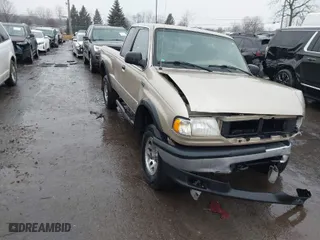 2000 Mazda B-Series 4WD Truck SE with VIN 4F4ZR17V4YTM04182, listed as a IAAI auction lot 41643775 with 181,854 mi miles. Bid and sale history available at carsss.com. Image 1.