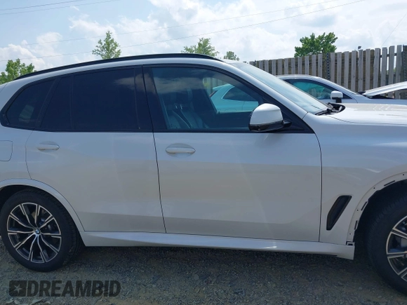 2019 BMW X5 xDrive40i with VIN 5UXCR6C58KLK85270, listed as a IAAI auction lot 42151053 with 81,681 mi miles and . Bid and sale history available at DreamBid. Image 13.