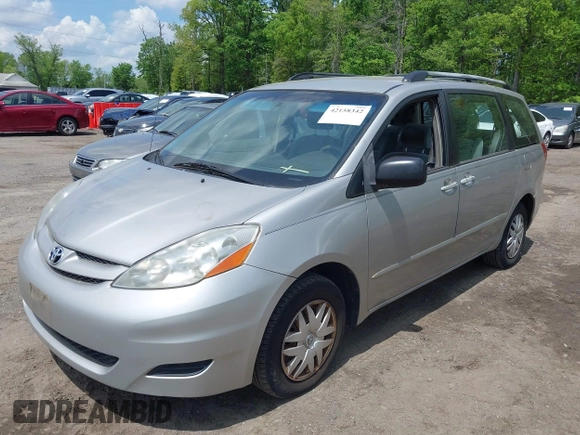 2008 Toyota Sienna CE with VIN 5TDZK23CX8S109397, listed as a IAAI auction lot 42158342 with 297,270 mi miles and . Bid and sale history available at carsss.com. Image 2.