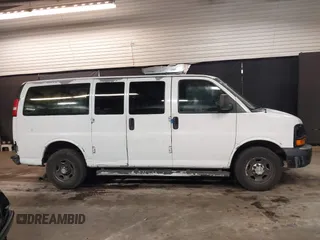 2012 Chevrolet Express Passenger LS z VIN 1GAWGPFGXC1114016, wystawiony jako IAAI lot #41514481 z przebiegiem 294 040 mil mil oraz . Historia ofert i sprzedaży dostępna na DreamBid. Obrazek 13.
