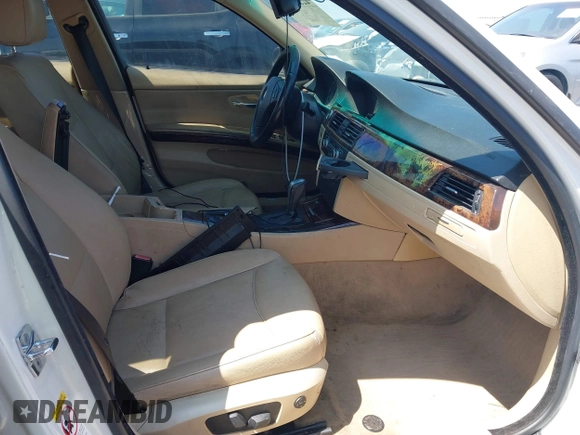 2007 BMW 3 Series 328i z VIN WBAVC53587FZ78266, wystawiony jako IAAI lot #42508267 z przebiegiem 138 366 mil mil oraz . Historia ofert i sprzedaży dostępna na DreamBid. Obrazek 5.