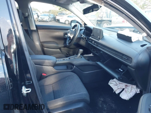 2023 Honda HR-V LX with VIN 3CZRZ1H32PM738790, listed as a IAAI auction lot 41873147 with 17,629 mi miles and . Bid and sale history available at DreamBid. Image 5.