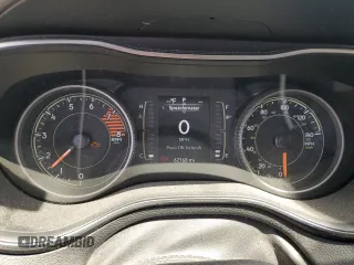 2019 Jeep Cherokee Latitude с VIN 1C4PJLCX7KD305416, выставлен на аукционе Copart как лот 56932415 с пробегом 62 168 миль миль и Списание • Salvage title. История ставок и продаж доступна на DreamBid. Изображение 9.