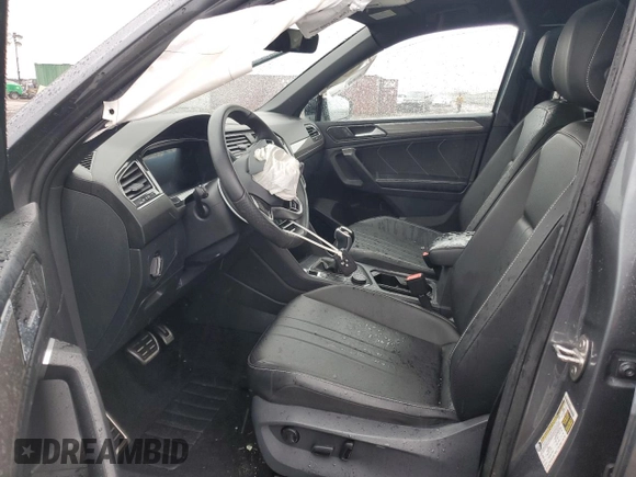 2024 Volkswagen Tiguan SE R-Line Black с VIN 3VV8B7AX4RM021480, выставлен на аукционе Copart как лот 47647075 с пробегом Не указан миль и Списание • Salvage title. История ставок и продаж доступна на DreamBid. Изображение 7.