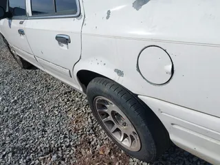 2008 Ford Crown Victoria LX z VIN 2FAFP74V08X132618, wystawiony jako IAAI lot #41436413 z przebiegiem Nie podano mil oraz . Historia ofert i sprzedaży dostępna na DreamBid. Obrazek 6.