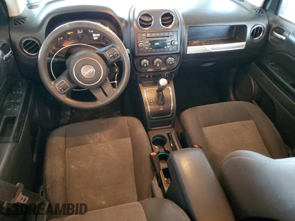 2017 Jeep Compass Sport SE z VIN 1C4NJCBA0HD124333, wystawiony jako Copart lot #61236415 z przebiegiem 151 793 mil mil oraz Czysty tytuł • Clean title. Historia ofert i sprzedaży dostępna na DreamBid. Obrazek 8.