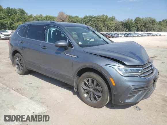2023 Volkswagen Tiguan SE z VIN 3VVMB7AX5PM003548, wystawiony jako Copart lot #71401574 z przebiegiem 30 136 mil mil oraz Szkoda całkowita • Salvage title. Historia ofert i sprzedaży dostępna na DreamBid. Obrazek 4.