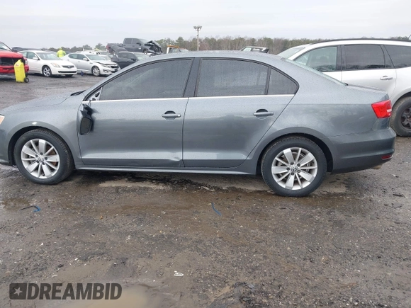 2015 Volkswagen Jetta SE с VIN 3VWLA7AJ7FM218630, выставлен на аукционе IAAI как лот 41621751 с пробегом 236 575 миль миль и . История ставок и продаж доступна на DreamBid. Изображение 14.