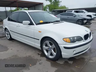 2005 BMW 3 Series 325i with VIN WBAEV33495KX09686, listed as a IAAI auction lot 42040947 with 125,221 mi miles and . Bid and sale history available at DreamBid. Image 1.