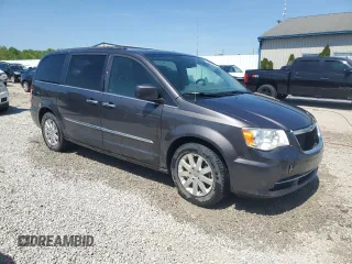 2015 Chrysler Town & Country Touring with VIN 2C4RC1BG1FR664952, listed as a Copart auction lot 53633175 with 161,020 mi miles and Salvage Title. Bid and sale history available at DreamBid. Image 4.