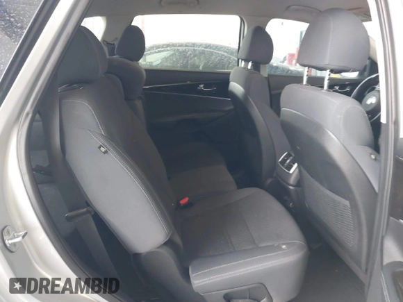 2018 Kia Sorento LX with VIN 5XYPG4A55JG360565, listed as a IAAI auction lot 41031059 with 138,963 mi miles and . Bid and sale history available at DreamBid. Image 8.
