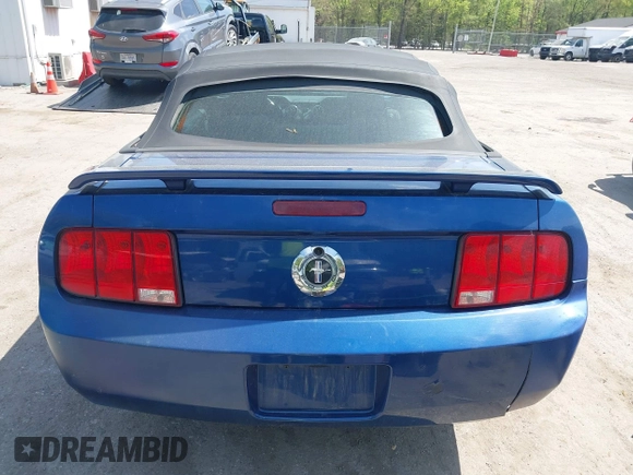 2006 Ford Mustang Standard with VIN 1ZVFT84N565105230, listed as a IAAI auction lot 42083563 with 167,265 mi miles and . Bid and sale history available at carsss.com. Image 16.
