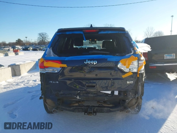 2014 Jeep Grand Cherokee Overland with VIN 1C4RJFCG1EC200570, listed as a IAAI auction lot 41301398 with 183,986 mi miles. Bid and sale history available at carsss.com. Image 17.
