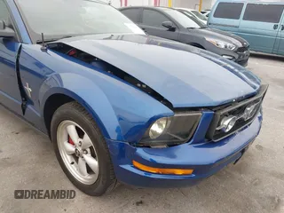 2007 Ford Mustang Deluxe with VIN 1ZVHT80N275215068, listed as a IAAI auction lot 41866367 with 174,791 mi miles. Bid and sale history available at carsss.com. Image 6.