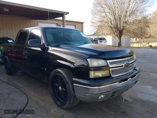 2006 Chevrolet Silverado 1500 LT1 with VIN 2GCEC13T561124724, listed as a IAAI auction lot 41594573 with 1 mi miles. Bid and sale history available at carsss.com. Image 1.