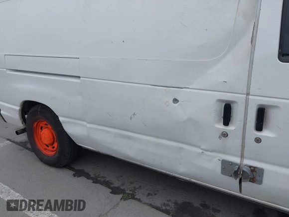 2006 Ford Econoline Cargo with VIN 1FTRE14W16HA85762, listed as a IAAI auction lot 42075835 with 88,491 mi miles. Bid and sale history available at carsss.com. Image 6.