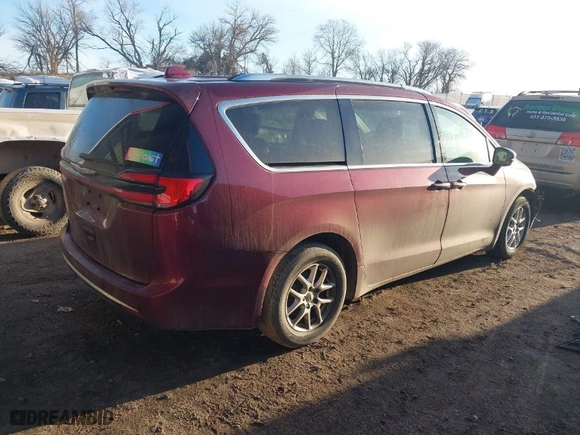 2021 Chrysler Pacifica Touring L with VIN 2C4RC1BG7MR578266, listed as a IAAI auction lot 41757313 with 51,664 mi miles. Bid and sale history available at carsss.com. Image 4.