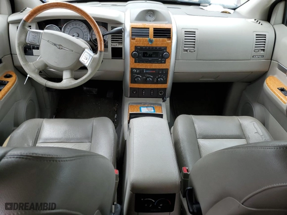 2007 Chrysler Aspen Limited with VIN 1A8HX58217F571370, listed as a Copart auction lot 54401125 with 211,701 mi miles and Clean Title. Bid and sale history available at carsss.com. Image 10.