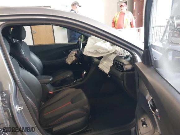 2020 Hyundai Veloster Turbo with VIN KMHTH6AB6LU029925, listed as a IAAI auction lot 41885736 with 60,625 mi miles. Bid and sale history available at carsss.com. Image 5.