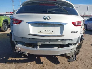 2016 Infiniti QX70 with VIN JN8CS1MU5GM670094, listed as a IAAI auction lot 41769838 with 87,227 mi miles and . Bid and sale history available at DreamBid. Image 6.