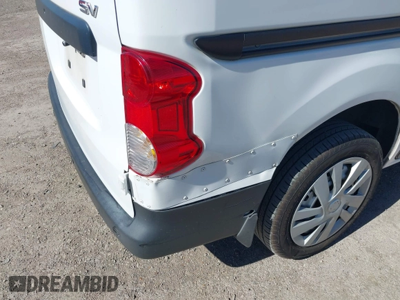 2016 Nissan NV200 S z VIN 3N6CM0KN2GK697987, wystawiony jako IAAI lot #41784747 z przebiegiem Nie podano mil oraz . Historia ofert i sprzedaży dostępna na DreamBid. Obrazek 6.