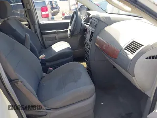 2009 Chrysler Town & Country LX with VIN 2A8HR44E79R549129, listed as a IAAI auction lot 42079369 with 102,805 mi miles. Bid and sale history available at carsss.com. Image 5.