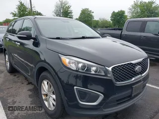 2018 Kia Sorento LX z VIN 5XYPG4A37JG412910, wystawiony jako IAAI lot #42466741 z przebiegiem 170 131 mil mil oraz . Historia ofert i sprzedaży dostępna na DreamBid. Obrazek 6.