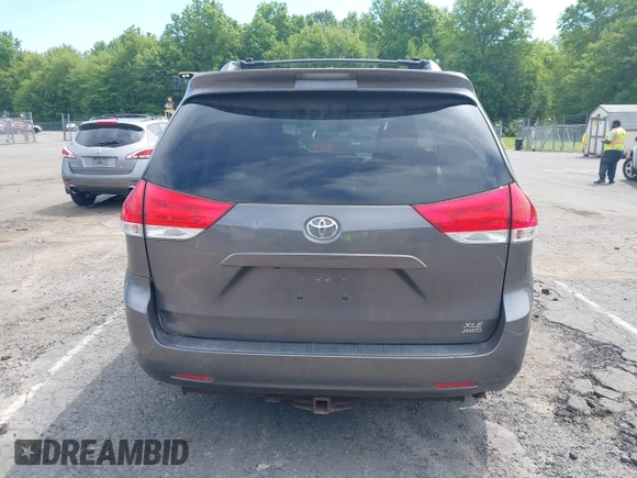 2011 Toyota Sienna XLE with VIN 5TDDK3DC8BS028176, listed as a IAAI auction lot 42592654 with 161,992 mi miles and . Bid and sale history available at DreamBid. Image 16.