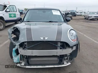 2015 MINI Hardtop 4 Door with VIN WMWXS5C52FT829699, listed as a IAAI auction lot 42078187 with 59,641 mi miles and . Bid and sale history available at DreamBid. Image 13.
