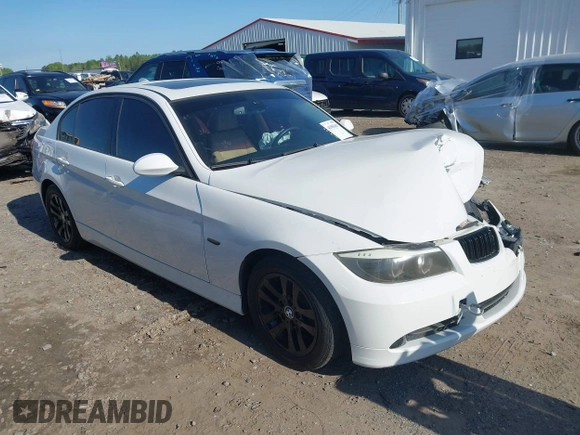 2007 BMW 3 Series 328i with VIN WBAVA33567KX73725, listed as a IAAI auction lot 41985667 with 113,491 mi miles. Bid and sale history available at carsss.com. Image 1.