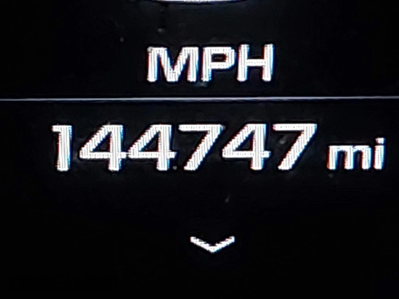 2017 Chevrolet Suburban Premier z VIN 1GNSKJKC0HR274605, wystawiony jako IAAI lot #41828392 z przebiegiem 144 747 mil mil oraz . Historia ofert i sprzedaży dostępna na DreamBid. Obrazek 15.