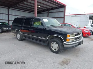 1999 Chevrolet Suburban with VIN 3GNFK16R4XG232727, listed as a IAAI auction lot 42602810 with 121,395 mi miles and . Bid and sale history available at DreamBid. Image 1.