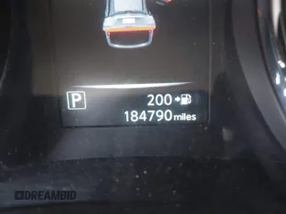 2017 Nissan Rogue SL z VIN 5N1AT2MV6HC789953, wystawiony jako IAAI lot #42255122 z przebiegiem 184 790 mil mil oraz . Historia ofert i sprzedaży dostępna na DreamBid. Obrazek 16.