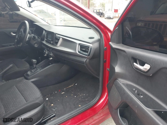 2018 Kia Rio LX with VIN 3KPA24AB5JE074366, listed as a IAAI auction lot 42079091 with 135,755 mi miles. Bid and sale history available at carsss.com. Image 5.