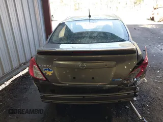 2016 Nissan Versa S z VIN 3N1CN7AP9GL854567, wystawiony jako IAAI lot #41830318 z przebiegiem 122 884 mil mil oraz . Historia ofert i sprzedaży dostępna na DreamBid. Obrazek 16.