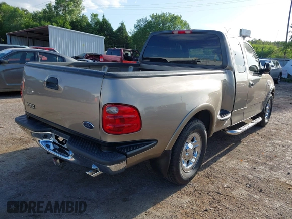 2003 Ford F-150 XL с VIN 1FTRX07LX3KC24422, выставлен на аукционе IAAI как лот 42559947 с пробегом 78 769 миль миль и . История ставок и продаж доступна на DreamBid. Изображение 4.