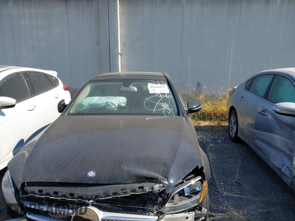 2017 Mercedes-Benz C 300 z VIN 55SWF4JB0HU183802, wystawiony jako IAAI lot #42666877 z przebiegiem Nie podano mil oraz . Historia ofert i sprzedaży dostępna na DreamBid. Obrazek 13.