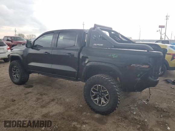 2024 Chevrolet Colorado 4WD ZR2 z VIN 1GCPTFEK4R1265787, wystawiony jako Copart lot #54108245 z przebiegiem 4 880 mil mil oraz Szkoda całkowita • Salvage title. Historia ofert i sprzedaży dostępna na DreamBid. Obrazek 2.